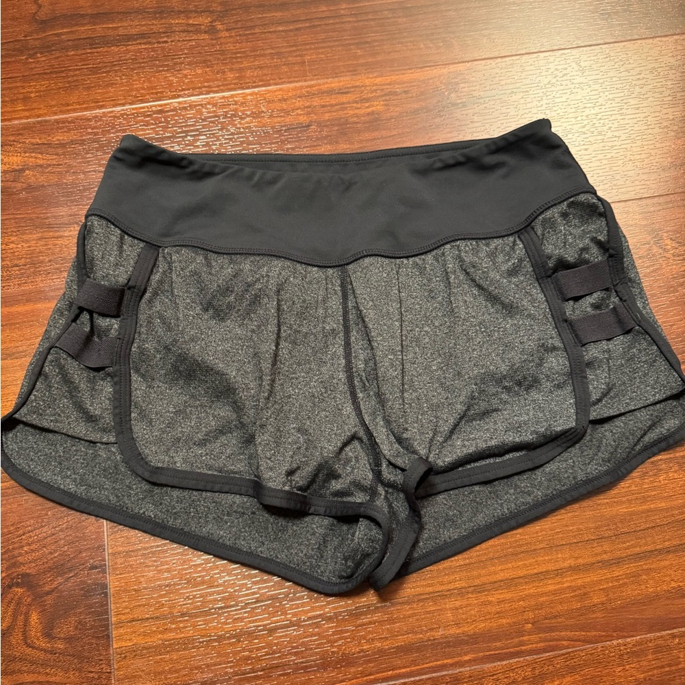 Lululemon Women's Lightweight Short Heathered Black Size 4 Stretch. (182)